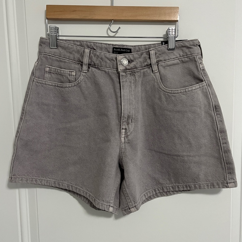 NWT - Frank & Oak Women’s The Courtney Loose Fit Denim Short - Size 26